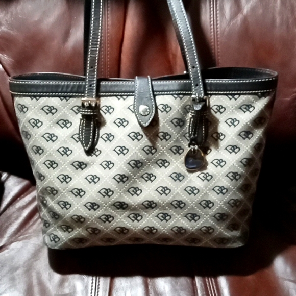 Dooney & Bourke Handbags - Dooney&Bourke Classic Jacquard Tote